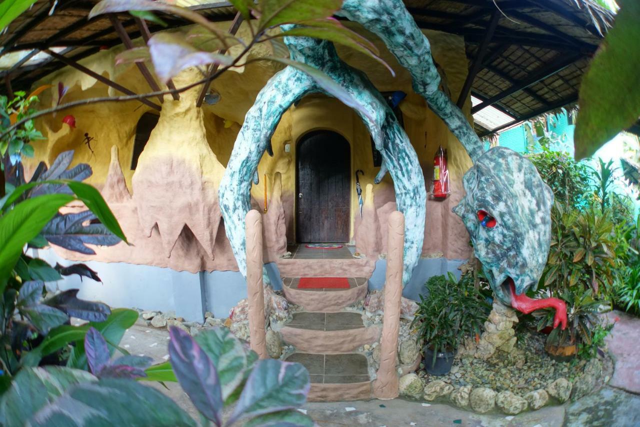 Takatuka Beach Resort Sipalay Exteriér fotografie